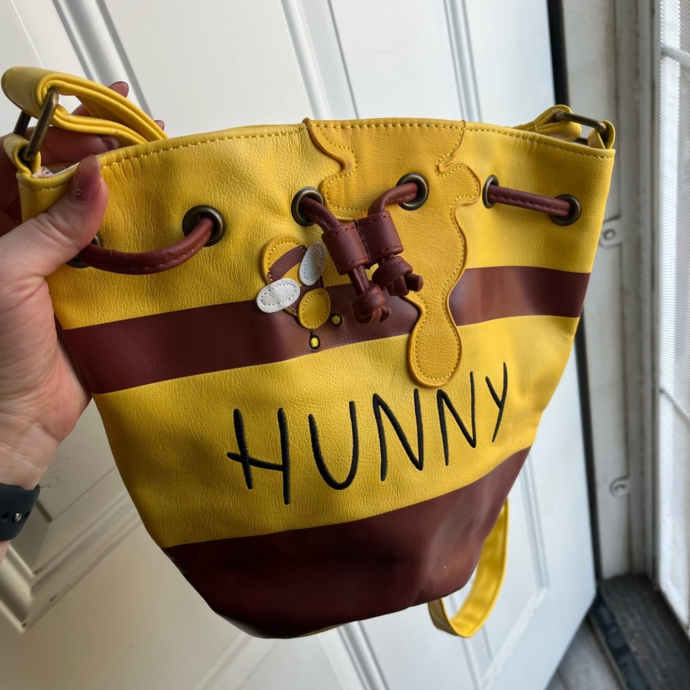 Loungefly Hunny Pot Crossbody Bag